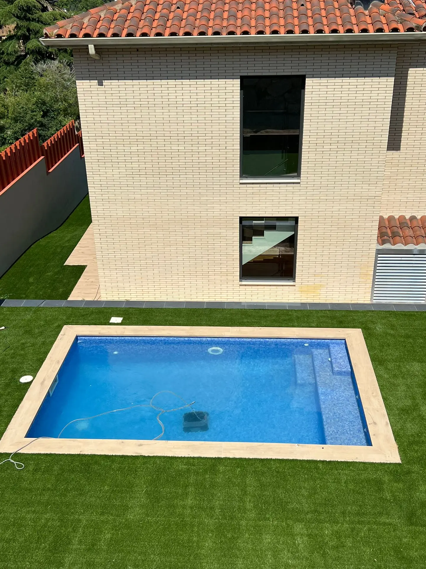/wp-content/themes/aigoo-piscines/assets/images/projects-selection/project-selection-037.webp