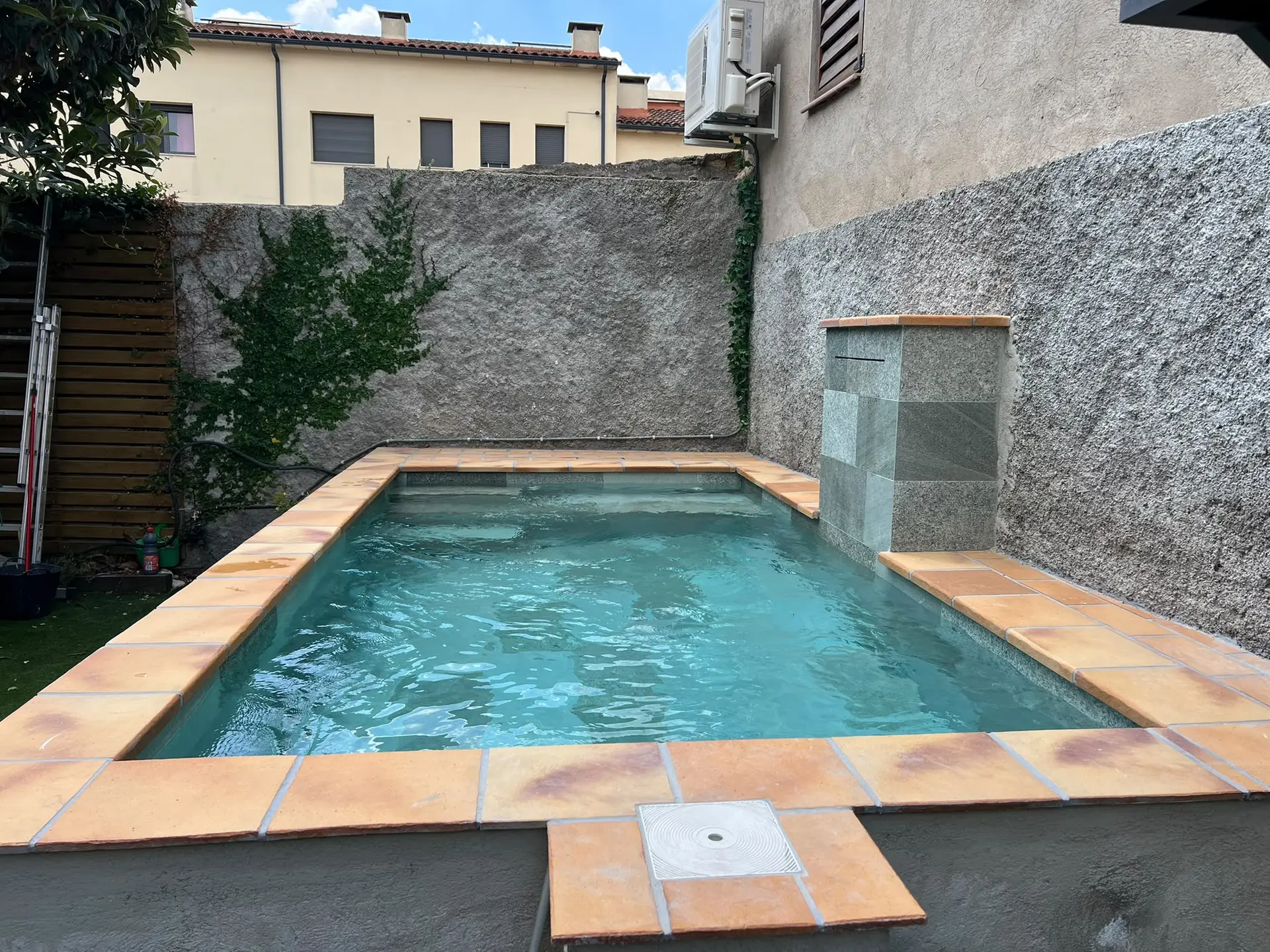 /wp-content/themes/aigoo-piscines/assets/images/projects-selection/project-selection-047.webp